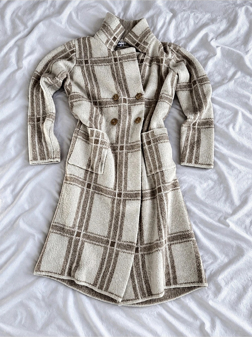VENUS Plaid Coat in Cream & Brown Size Medium